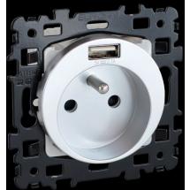  SQUARE Prise 2P+T + USB SILVER 